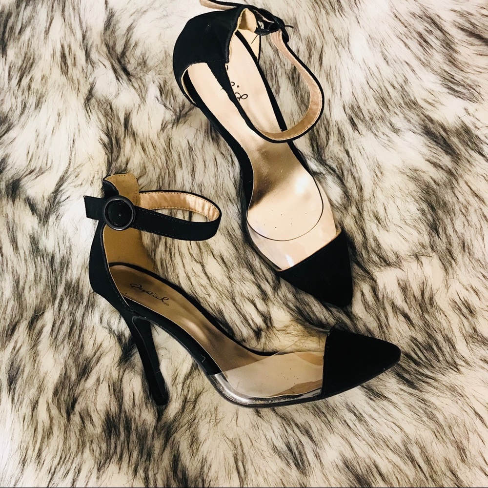 Qupid Black Cap toe heels‼️